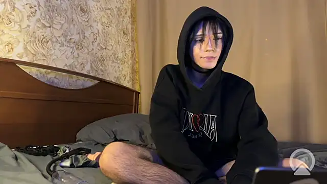 NikGive live sex cam