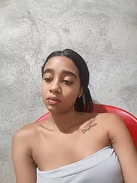 Zoe_Sweett18 live sex cam