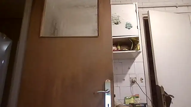 mariusica1@xh live sex cam