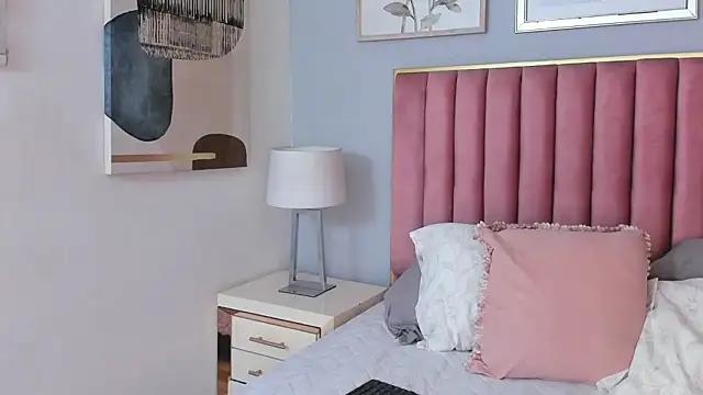 LiaRouse_1's cam snapshot