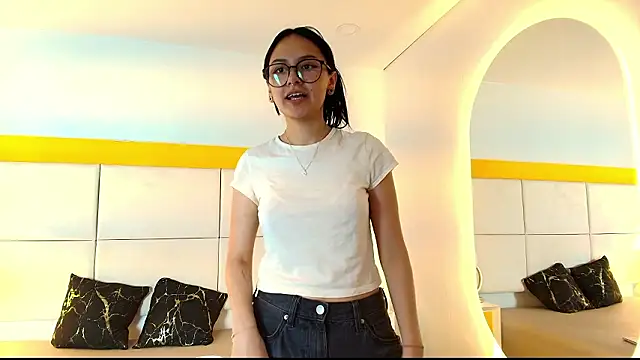 NiccolleHall's cam snapshot