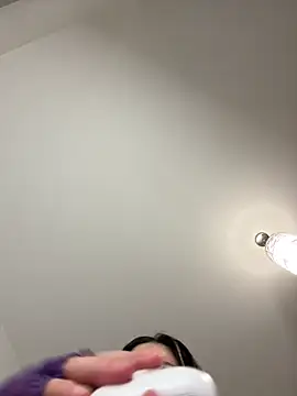 IrisBlues's cam snapshot