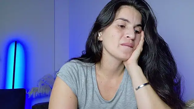 lizdevine's cam snapshot