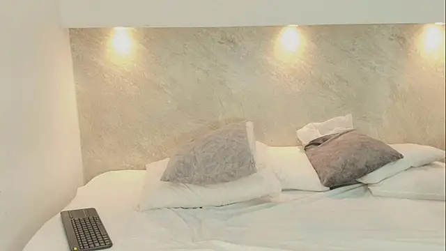 Emmy_lander1's cam snapshot