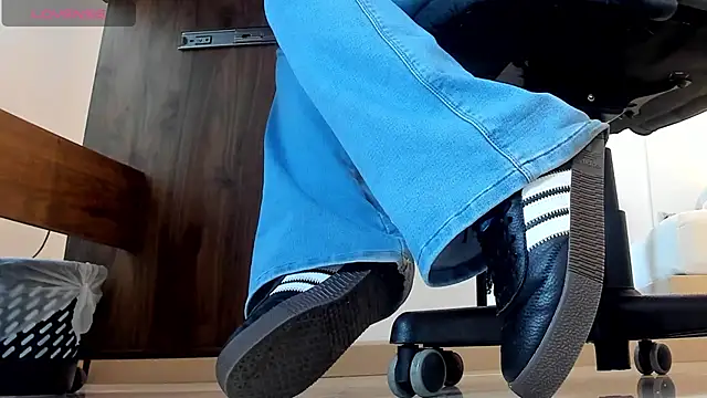 alma_fenix's cam snapshot