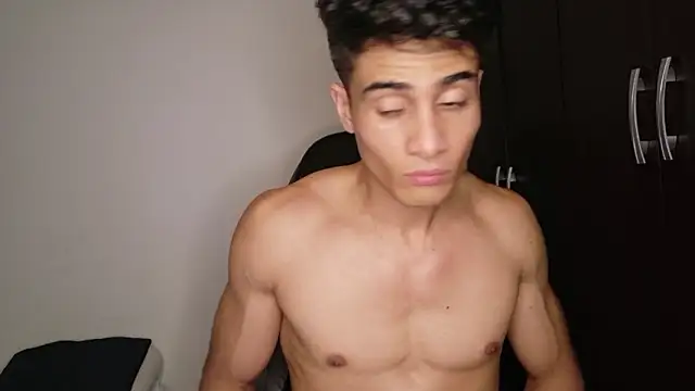 Stylish_man's cam snapshot