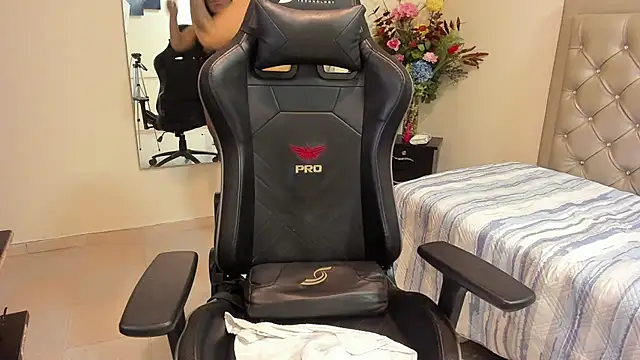 agatha__collins's cam snapshot