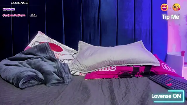 Bombom_brown1's cam snapshot