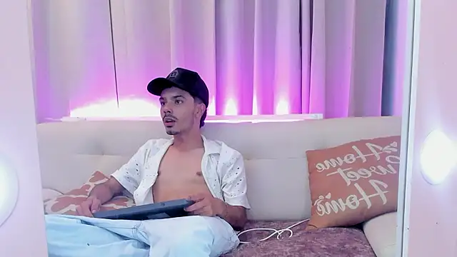 Timothe_Evans's cam snapshot