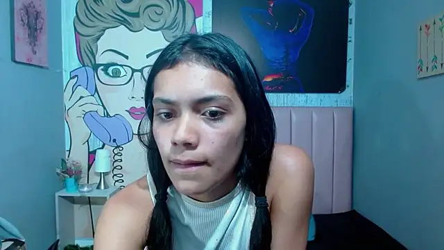 cora_desirers707's cam snapshot