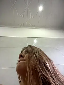 MayaMoanXXX live sex cam