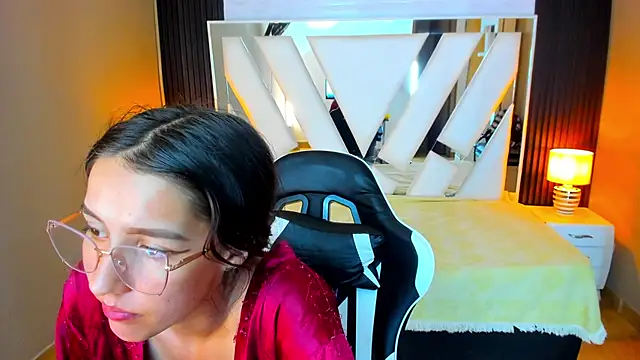 Linda4Petite's cam snapshot