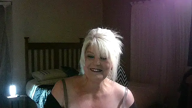 Miahotmilf's cam snapshot