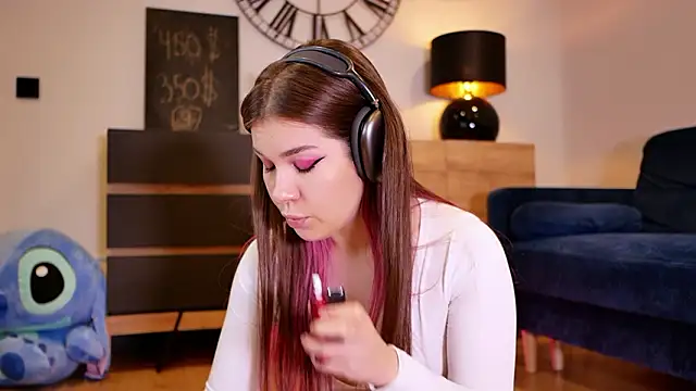 BellaBlush03's cam snapshot