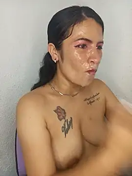 laurahotdirty live sex cam