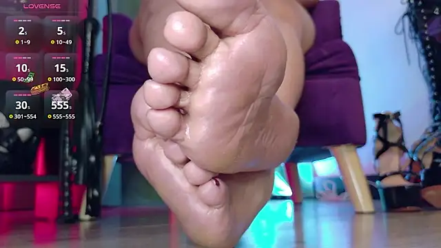 MistressMeg4n's cam snapshot