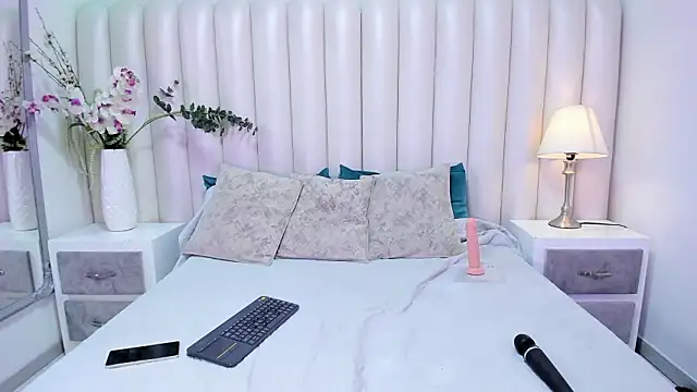 BarbieMonet's cam snapshot