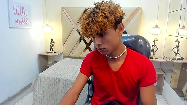 Anyelo_Twink live sex cam