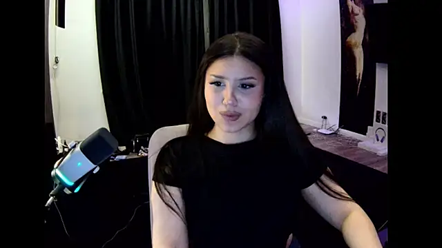 Nicole_pretty's cam snapshot