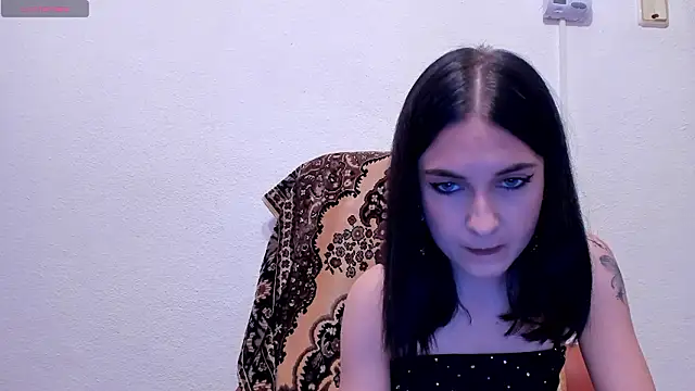 MiaAndMike_'s cam snapshot