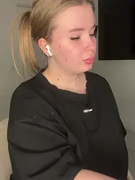 Amy_Sky_'s cam snapshot