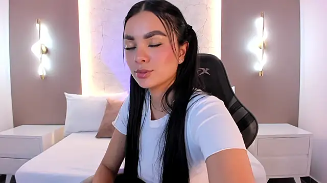 emily_tolson's cam snapshot