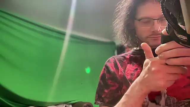 MasterDaddyCool's cam snapshot