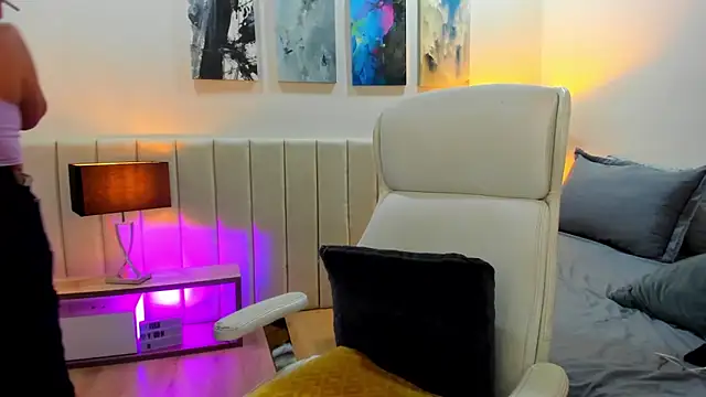 DaniRousse's cam snapshot