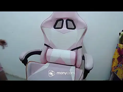 hottiemama69's cam snapshot