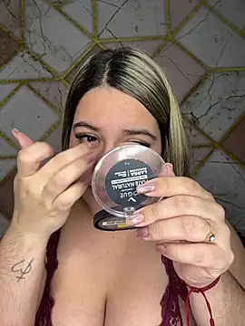 Amira_Malia live sex cam