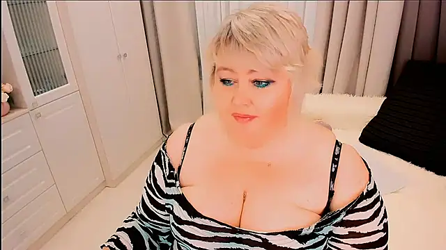 BIGTITSBBW live sex cam