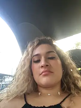 Sara_smiiith211 live sex cam