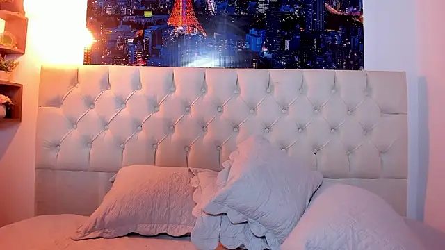 iris_blair1's cam snapshot