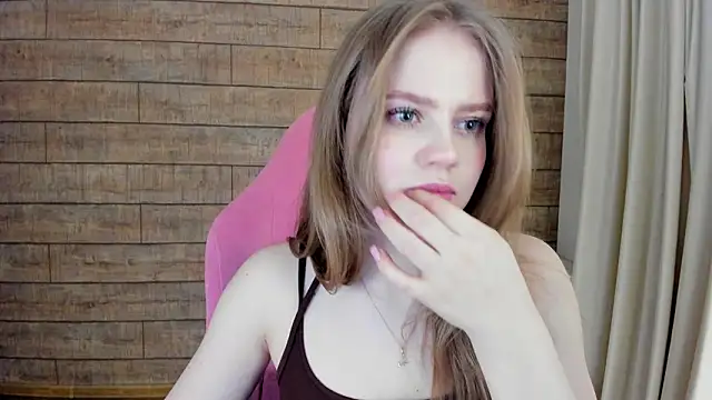 SelinSwarovski's cam snapshot