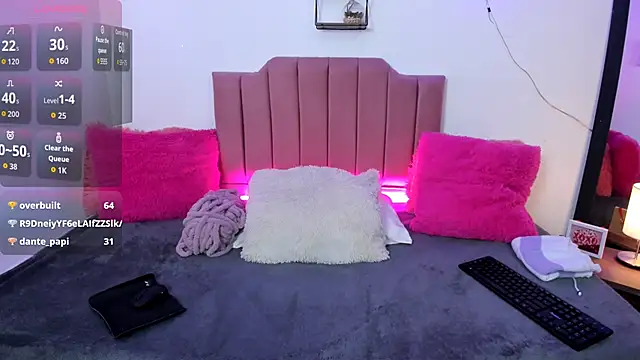 Nina_curves's cam snapshot