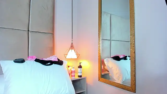 angelaG1's cam snapshot