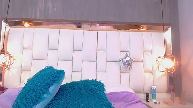 Foxxy_Doll live sex cam