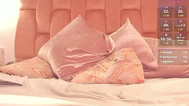 aishathornee's cam snapshot