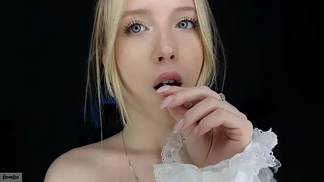 adele_armass's cam snapshot