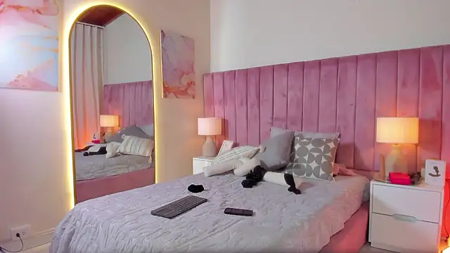 Aleja_arango1 live sex cam