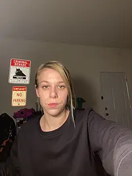 shesexplicit's cam snapshot