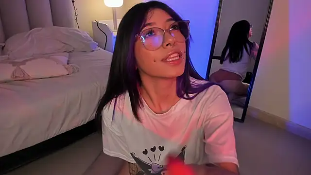 Violetta_Nur's cam snapshot