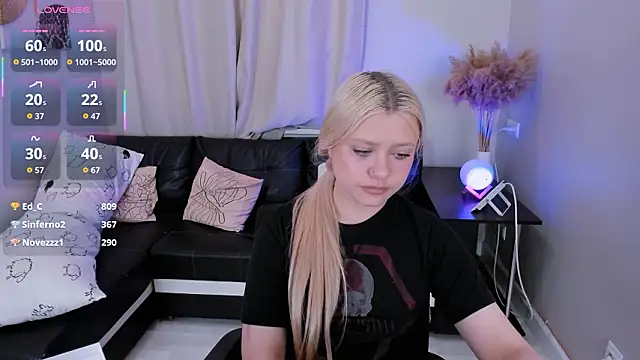 Millie_Vanillies's cam snapshot