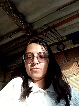 bri_ali's cam snapshot