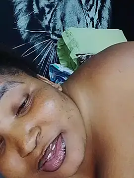 MassiveBoobsxxxx's cam snapshot