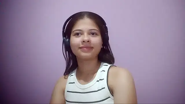 AuroraMacintosh's cam snapshot