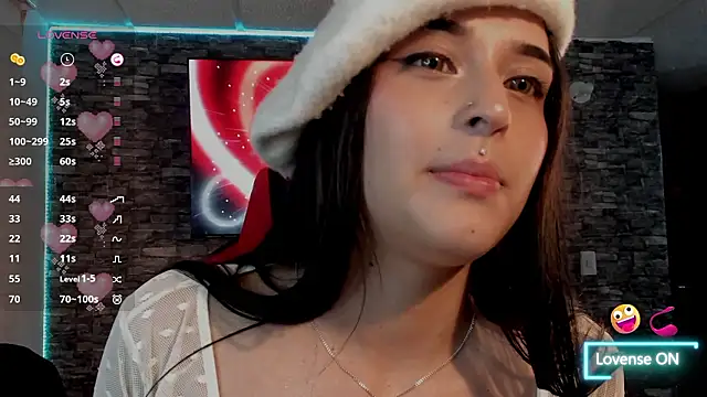 Charlotte_greys's cam snapshot