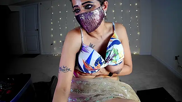 Ravishing_Roma live sex cam