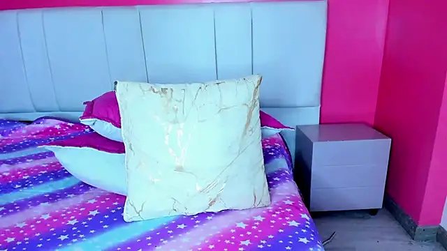 Minibombom's cam snapshot