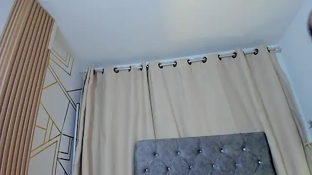 JulessCornett live sex cam